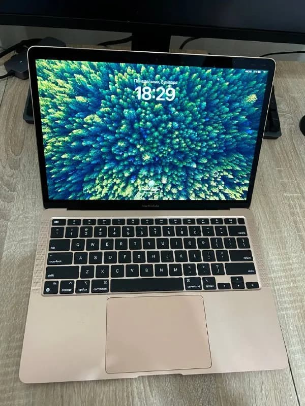 MacBook Air M1 — Тбилиси — 1 900 ₾