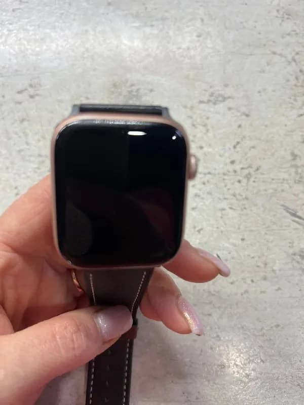 Apple Watch 5 series. В комплекте кабель. Цена 400 лар — Тбилиси — 400 ₾