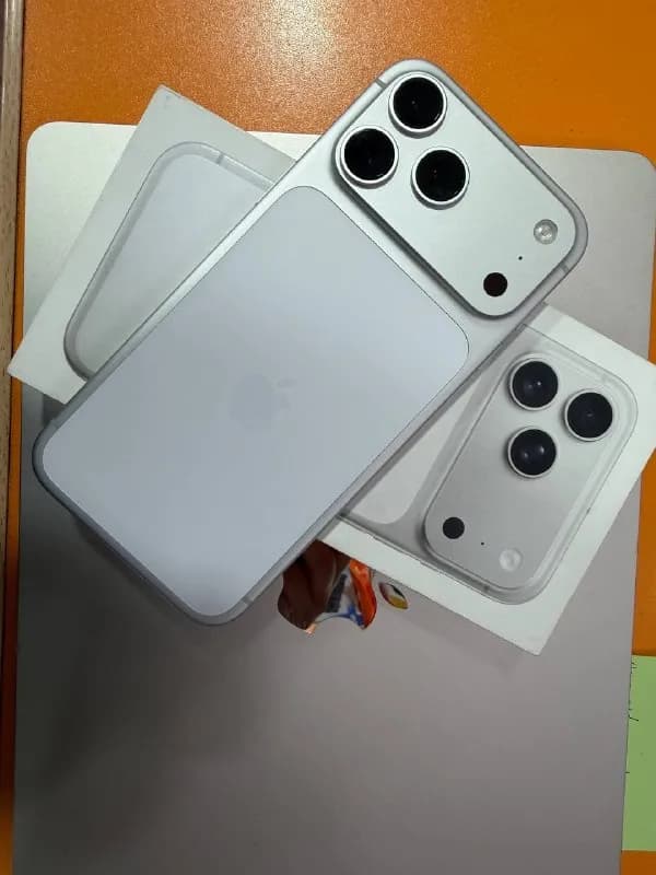 iPhone 17 Pro Max в состоянии как новый, версия с SIM-картой, цена 3800 GEL. — Батуми — 3 800 ₾