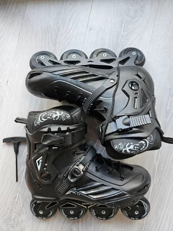 1. Роликовые коньки roselle размер 44-45 (немного маломерят), состояние отличное, использовались 1 с — Батуми — 100 ₾