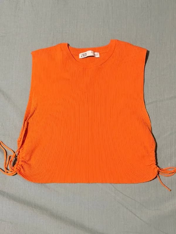 1️⃣ оранжевый топ Zara, размер L, но подходит и на M — Тбилиси — 10 ₾