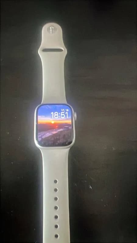 IPhone 13 512 gb, оригинал часы и наушники. Все в отличном состоянии. Не бит, не вскрывался. Отдам в — Батуми