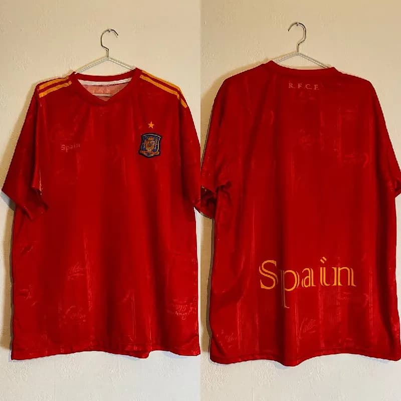 1. Футболка SPAIN Размер M — 10 GEL — Тбилиси — 10 ₾