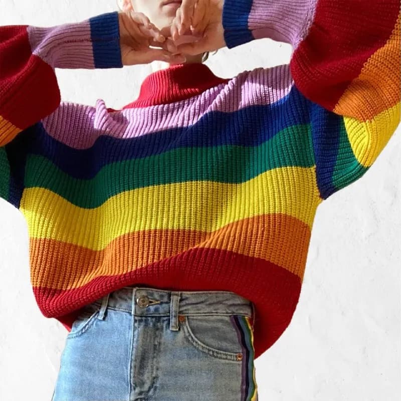1. Тот самый радужный свитер Monki. — Тбилиси — 50 ₾