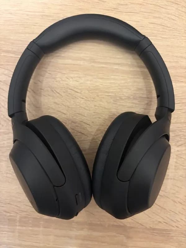 Sony WH-1000XM4 в отличном состоянии — лучшее шумоподавление, 30 часов без подзарядки. — Тбилиси — 350 ₾