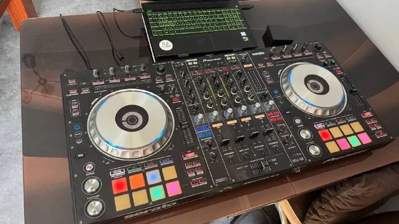 Pioneer DDJ-SZ (аналог клубного стандарта CDJ-1000) в отличном состоянии; работает с Serato и Rekord — Батуми — 2000 ₾