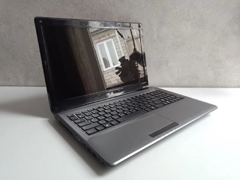 Asus K52JT, процессор Intel I5-560M, ОЗУ 8Гб DDR3, объём диска 500Гб, две видеокарты (Intel HD и AMD — Тбилиси — 350 ₾