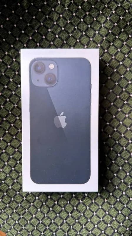 iPhone 13 в хорошем состоянии 128 гб АКБ 75% с каробкай цена 500лари — Батуми — 500 ₾