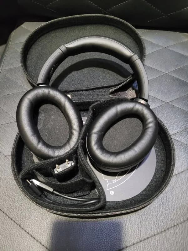 Sony WH-1000XM4. Купил в Декабре, есть чек, пользовался несколько раз. — Тбилиси — 500 ₾