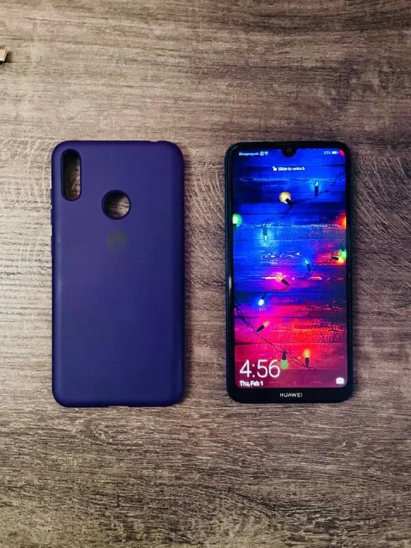 Huawei Y7 2019 3/32gb + флешка на 16gb и оригинальный чехол от Huawei — Тбилиси — 80 ₾