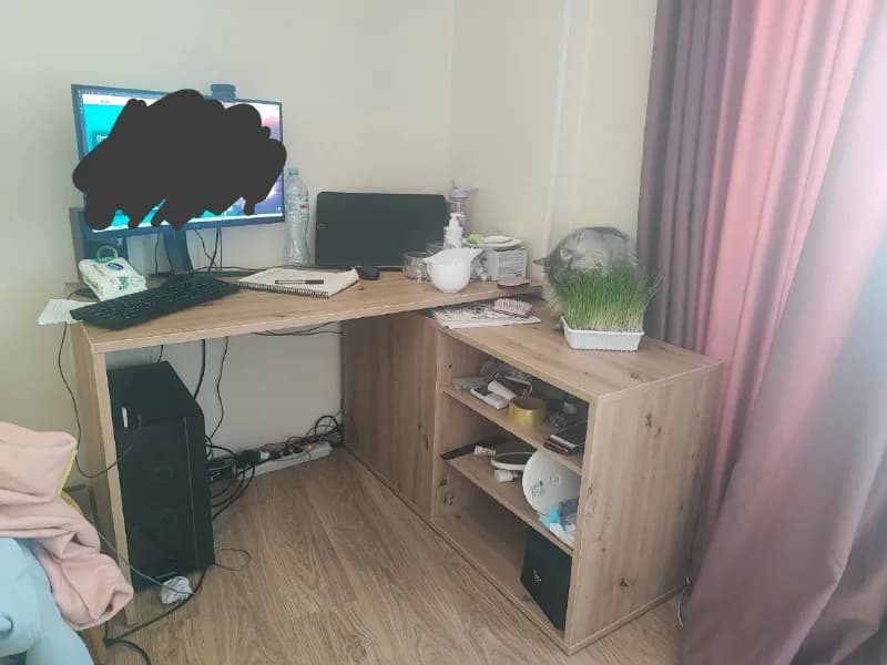 Стол с полками — Тбилиси — 450 ₾