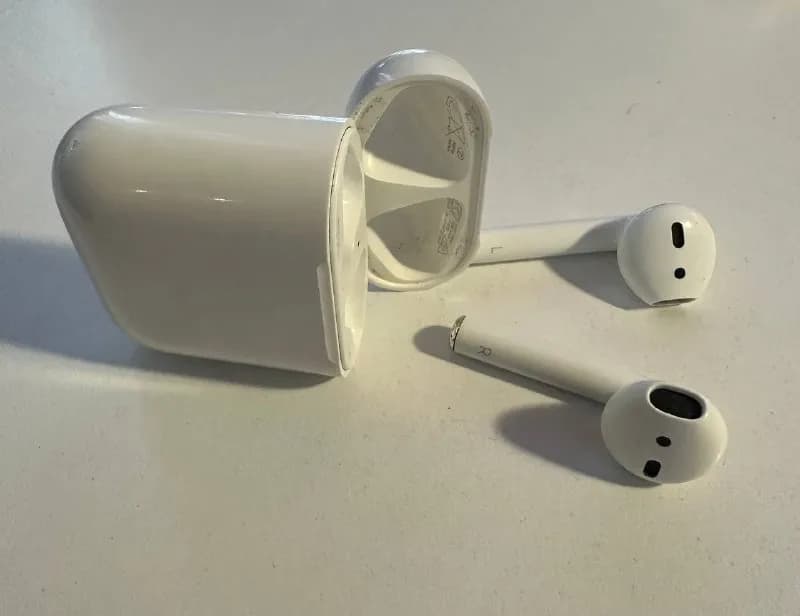 AirPods 2 2019. 70gel — Батуми — 22,020 ₾
