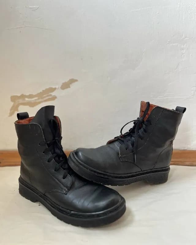 Dr Martens оригинал кожаные черные из мягкой кожи. Мало бу, состояние хорошее без заломов — Тбилиси — 41 150 ₾