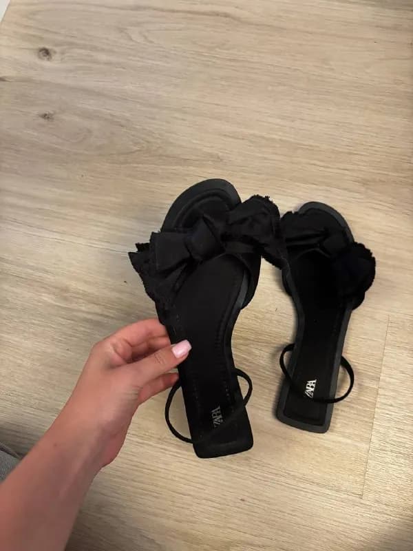 Zara 39-й размер почти новые 20 лари, юбка джинсовая размер М 10 лари, брюки из вискозы размер XS-S — Батуми — 20 ₾