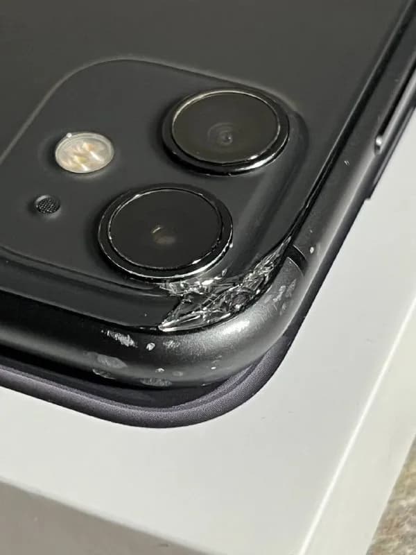 iPhone 11 Black, 64 gb. Состояние на фото. Смартфон полностью рабочий, в том числе FaceID и True Ton — Тбилиси — 5 ₾