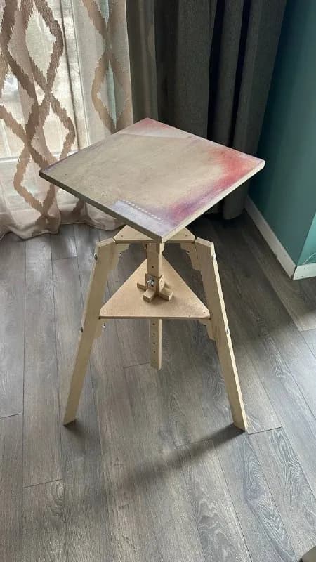 Скульптурный стол из фанеры — Тбилиси — 100 ₾
