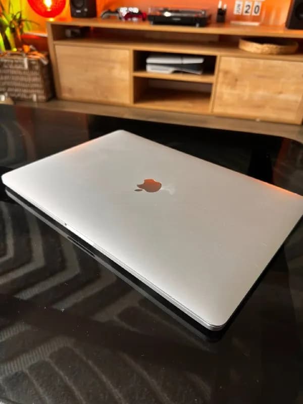 Macbook pro 15 (2018) — Тбилиси — 800 ₾
