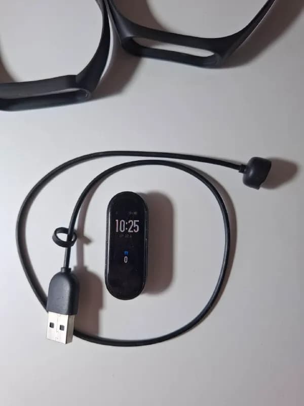 Xiaomi Фитнес-браслет Mi Band 5, черный — 30 ₾ — Тбилиси — 30 ₾