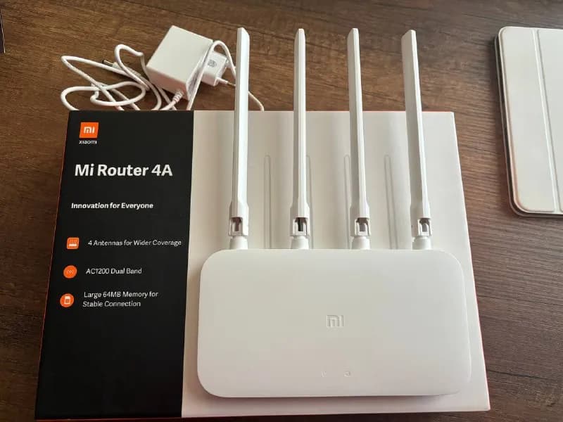 Xiaomi Mi Router 4A. 2.4/5 ГГц, 100Мбит. В пользовании несколько месяцев. Есть функция клонирования — Тбилиси — 50 ₾