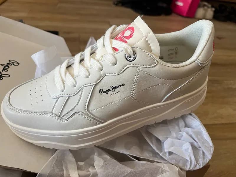 Pepe Jeans, — Тбилиси — 210 ₾