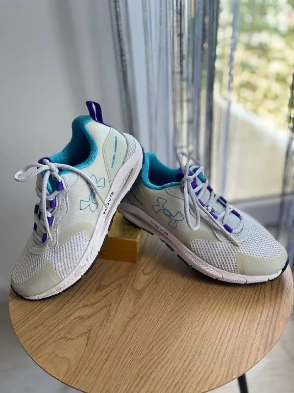 1. Кроссовки Under Armour UA W HOVR Sonic STRT серые, размер 37 (150 лари) — Батуми — 150 ₾