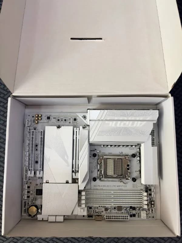 Материнская плата GIGABYTE X870 AORUS ELITE WIFI7 ICE — Батуми — 850 ₾