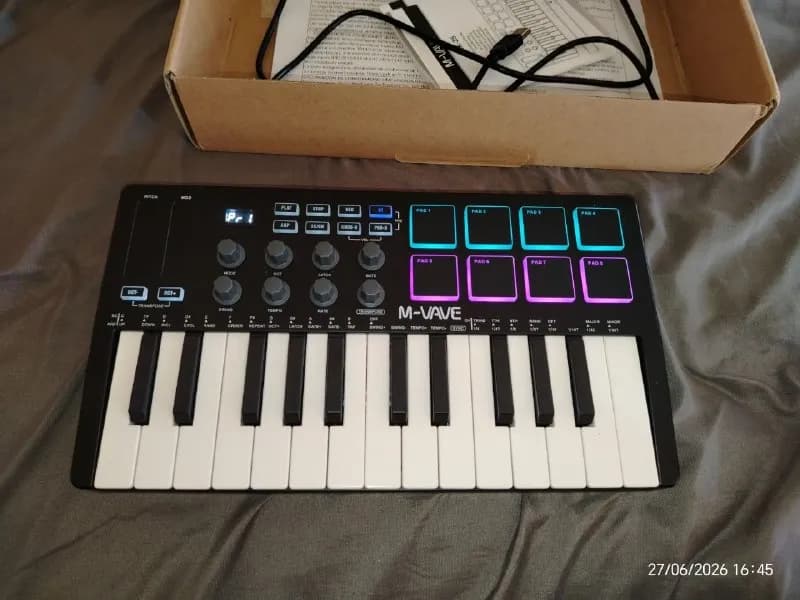 MIDI-клавиатуру M-VAVE SMK-25. Состояние новой! Пользовались 2-3 раза, полностью исправна, без царап — Батуми — 100 ₾