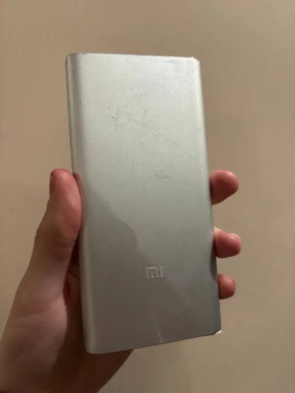 xiaomi 10000 mah. Поюзанный, но рабочий. Отдам за 15 лари. — Батуми — 15 ₾