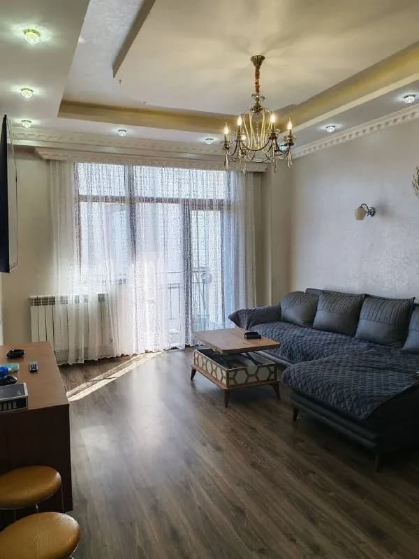 1+1 по улице Ангиса, 15 — Батуми — 550 $