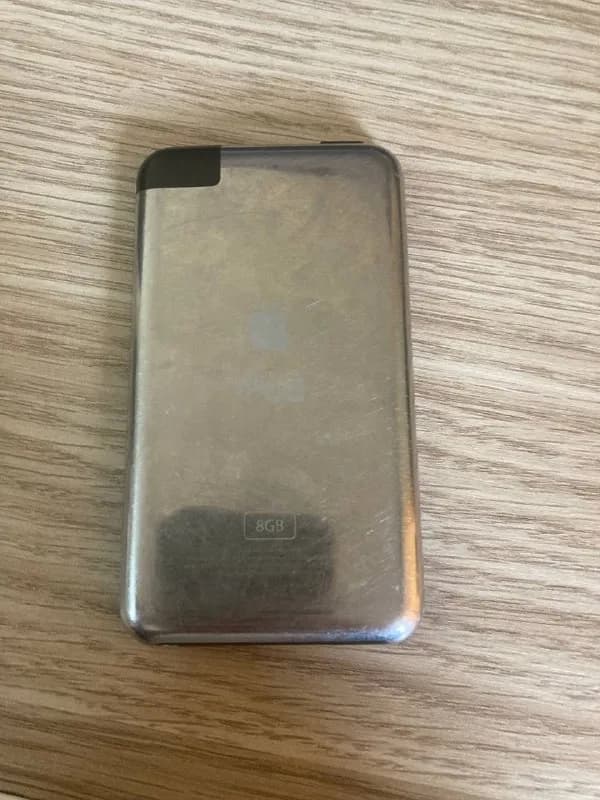 IPod Touch 1G — нужен экран и кнопка — Тбилиси — 10 ₾