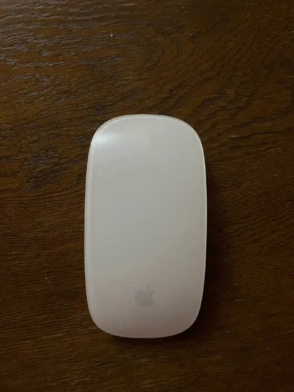 Apple Magic Mouse 1 поколения — 90 лари — Тбилиси — 90 ₾