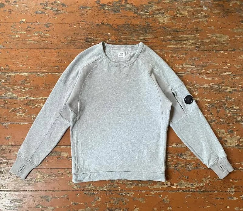 C.P. Company Diagonal Fleece Lens Sweatshirt, выполнен из мягкого «флисового» материала или же хлопк — Тбилиси — 260 ₾