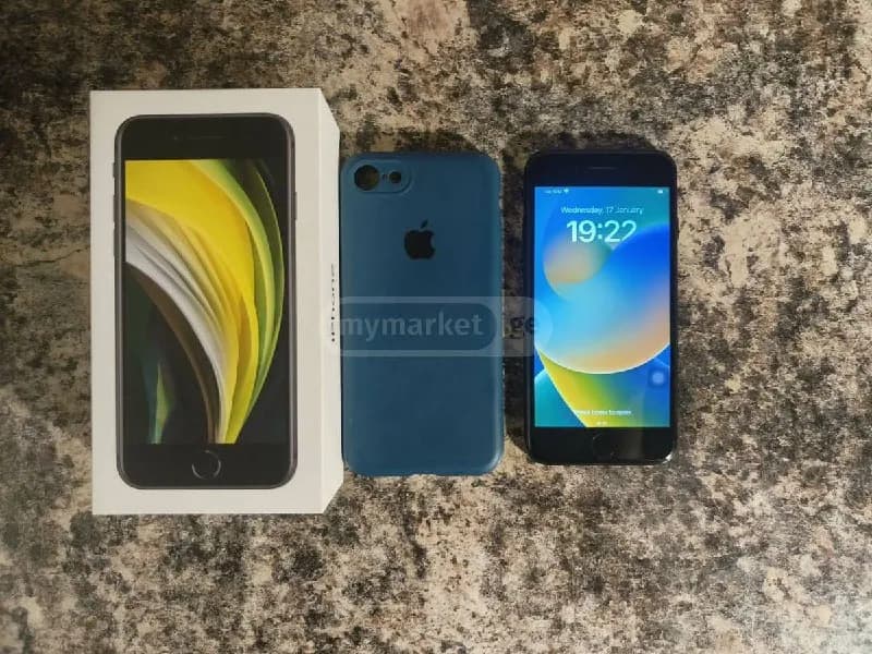 iPhone SE 2020 года, полностью рабочий, присутствуют мелкие царапины на экране, Комплект коробка, че — Тбилиси — 270 ₾