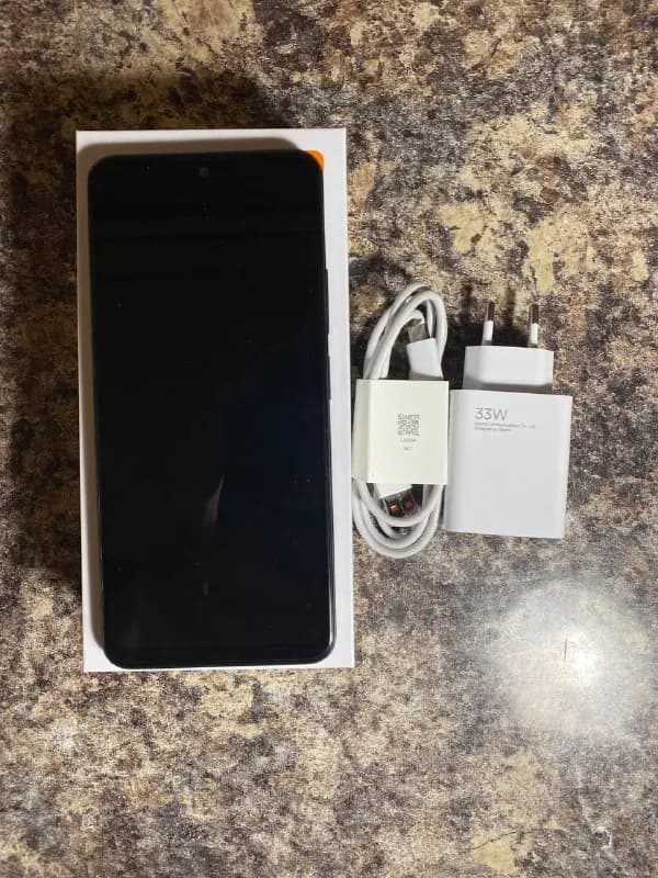 Redmi Note 12, 8/256 гб. В целом отличное состояние, не считая разбитого стекла камеры. На качество — Тбилиси — 360 ₾