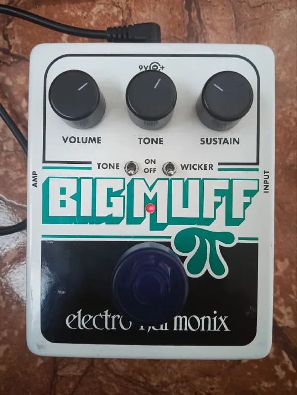 1) гитарная педаль EHX Electro-Harmonix Big Muff with tone Wicker — 230 лари — Тбилиси — 230 ₾