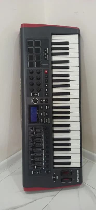 MIDI-клавиатура Novation Impulse 49 в отличном состоянии. Клавиатура состоит из 49 чувствительных к — Тбилиси — 200 $