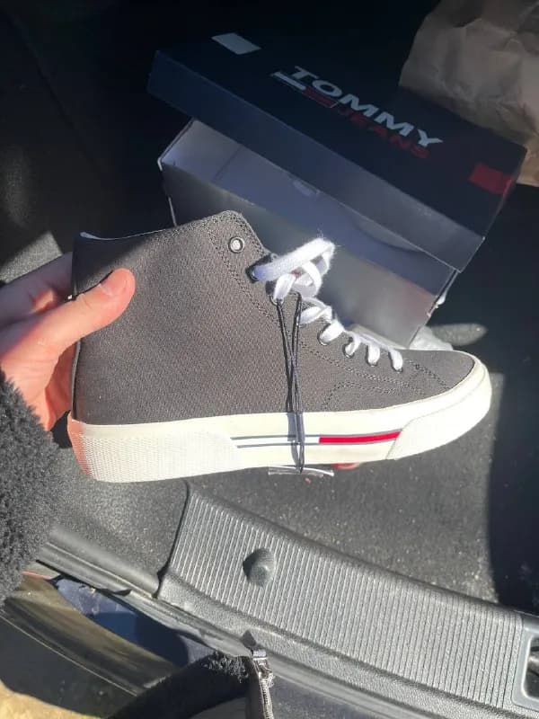 Кеды Tommy Hilfiger оригинальные 42 размер — Тбилиси — 200 ₾
