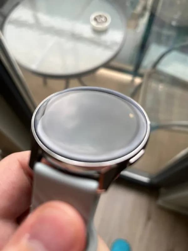1.Oneplus watch, moonlight silver. В отличном состоянии, пользовался где-то месяц. На экране есть па — Тбилиси — 140 ₾