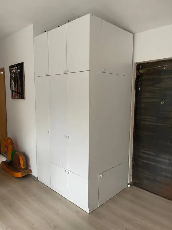 Шкаф на заказ, размеры 134,5×104×262 см — Тбилиси — 400 ₾