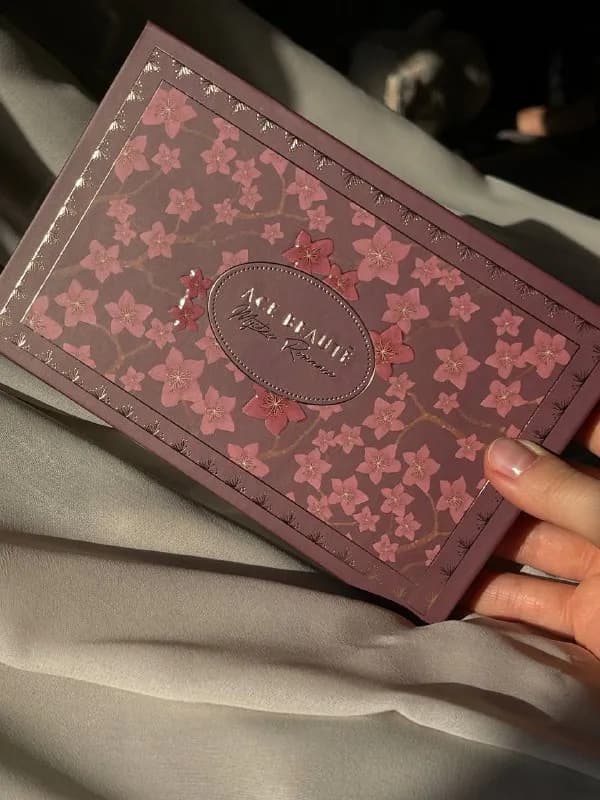 ACE BEAUTÉ Mystic Romance Eyeshadow Palette. — Тбилиси — 80 ₾