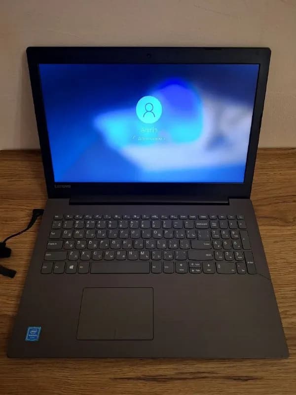Lenovo. Intel Pentium N4200 4 ядра, 4 Gb ОЗУ, 120 Gb SSD, 500 Gb HDD. Состояние среднее, есть трещин — Батуми