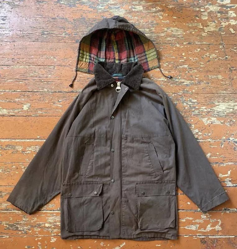90-х годов компанией Antartex, модель по своему дизайну повторяет легендарный Barbour Border и также — Тбилиси — 210 ₾