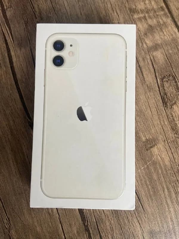 iPhone 11 128 GB В хорошем состояние цена 800ლ — Тбилиси — 800 ₾