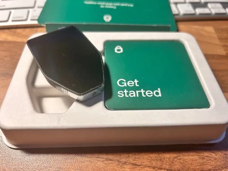 Trezor Safe5 — крипто кошелек с цветным сенсорным экраном, haptic откликом, защищён чипом Secure Ele — Батуми — 180 ₾