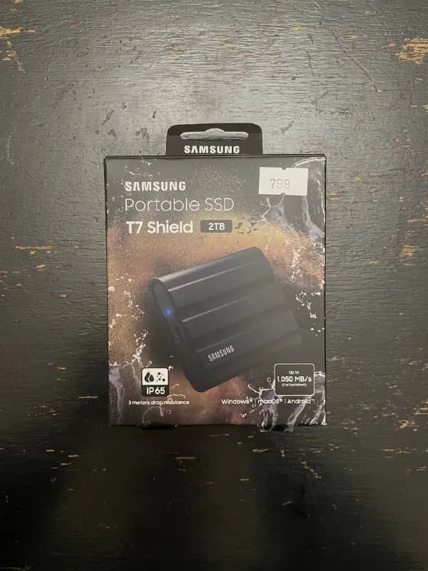 SSD Samsung T7 Shield 2tb. Полный комплект с проводами, чеком, гарантией и коробкой. Тут есть и защи — Тбилиси — 400 ₾