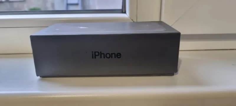 iPhone 8 с чехлом и коробкой — Тбилиси — 200 ₾