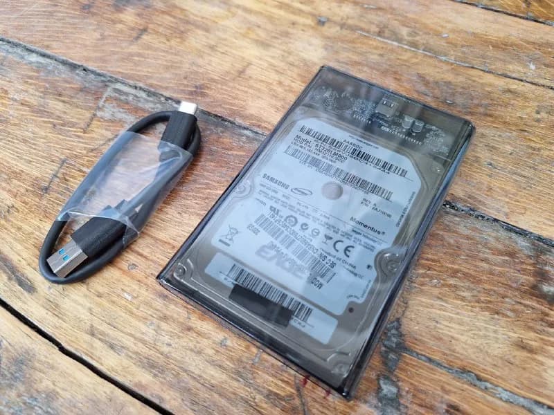 Toshiba жесткий диск переносной, 500 Gb, type c на корпусе, можно подключить к компу стандартным моб — Тбилиси — 8 060 ₾