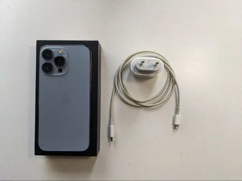iPhone 13 Pro, 128gb Sierra Blue. Не вскрывался, полностью оригинальный комплект + зарядка 20в. Накл — Тбилиси — 1 450 ₾