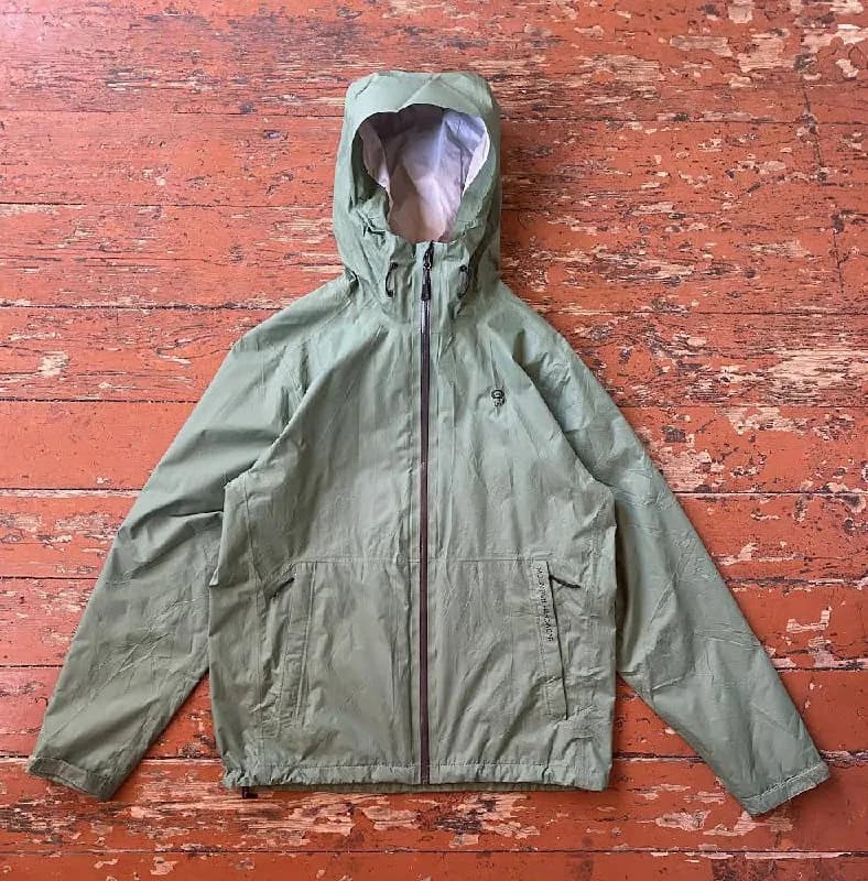 Mountain Hardwear. Куртка выполнена из долговечного и устойчивого к истиранию 2-х слойного нейлона 7 — Тбилиси — 170 ₾
