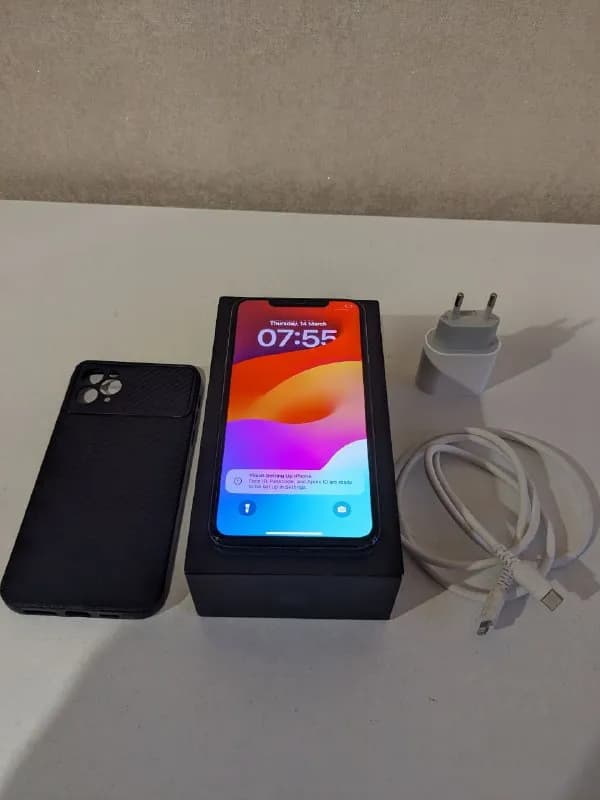 iPhone 11 Pro Max, Midnight Green на 512 Гб. Состояние около идеальное. Комплект: коробка, кабель, з — Тбилиси — 1 000 ₾